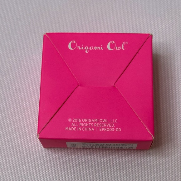 Origami Owl White Daisy Earrings NWT - Picture 5 of 5